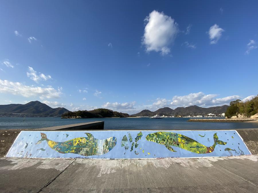 防波堤アート「みんなのクジラ」