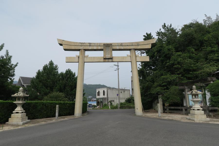 平山郁夫画伯しまなみ海道五十三次スケッチ（40）大三島 宮浦港　一の鳥居