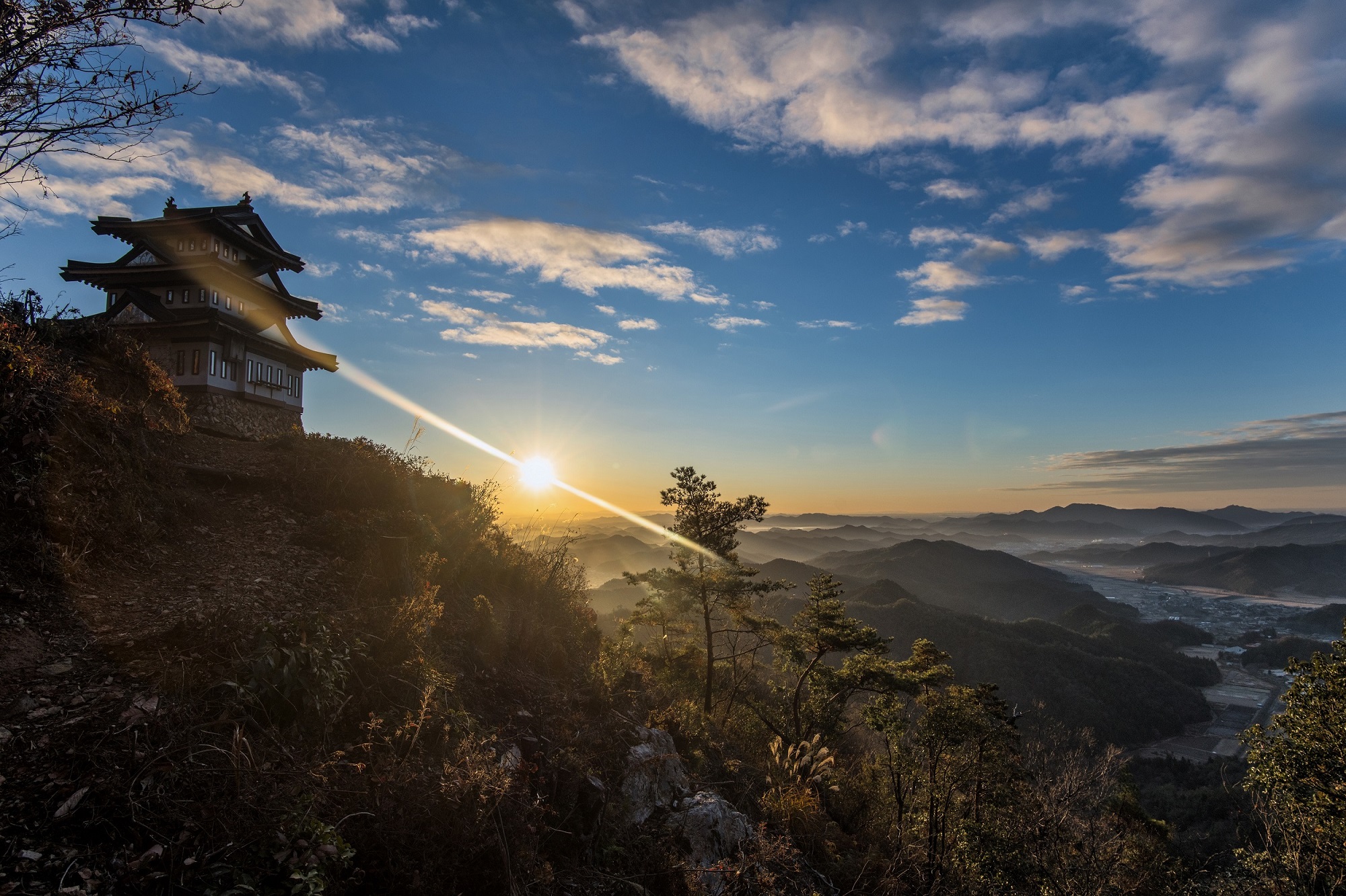 大桑城跡（ミニチュア大桑城がある山頂）